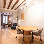 P3Mal1076- Beautiful 2Br Newly Refurbished